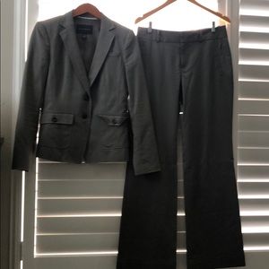Banana Republic Gray Stretch Suit Size 8